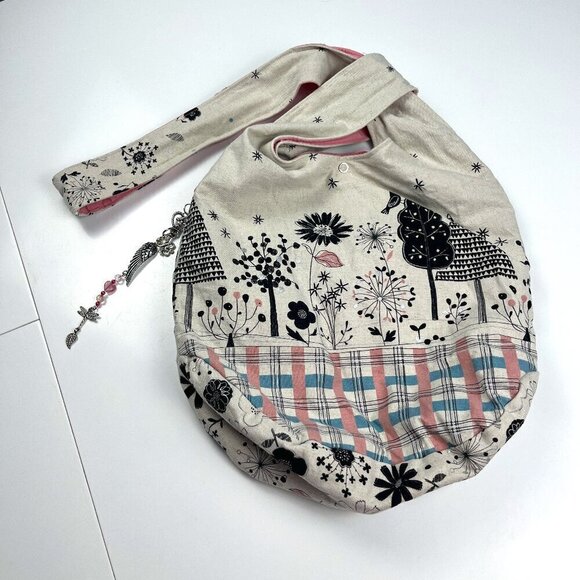 Hand made slouch pouch shoulder cotton bag with bag charm floral design - Picture 1 of 9